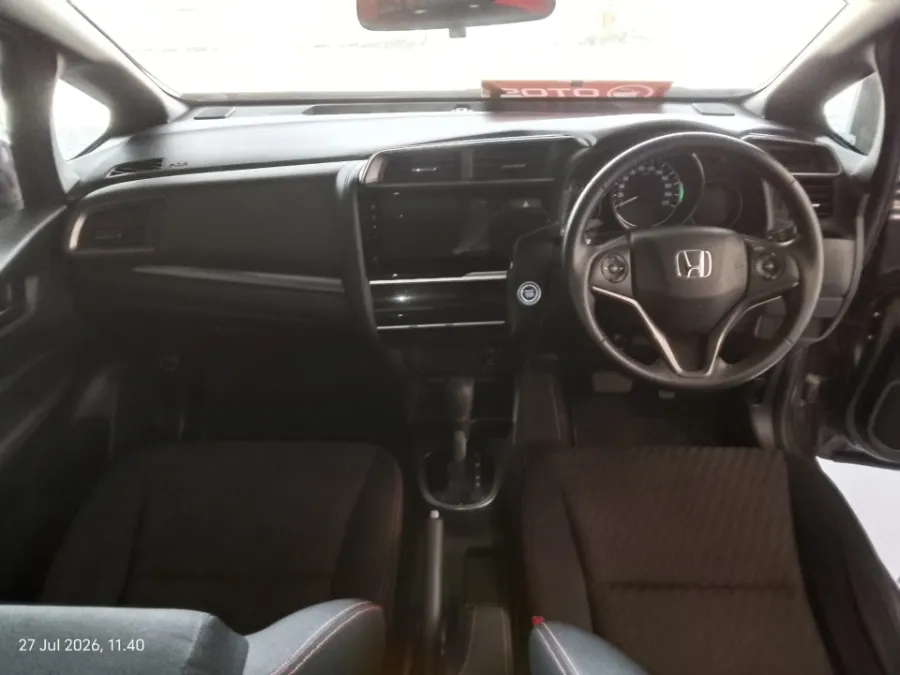 Foto Mobil Bekas Dashboard Honda Jazz 1.5 RS tahun 2019