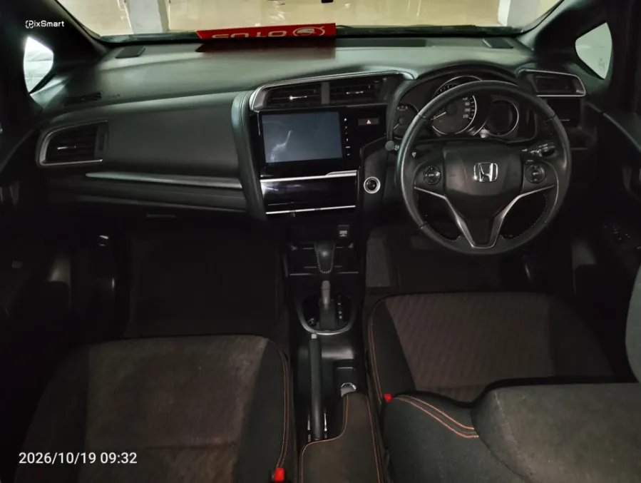 Foto Mobil Bekas Dashboard Honda Jazz 1.5 RS tahun 2019
