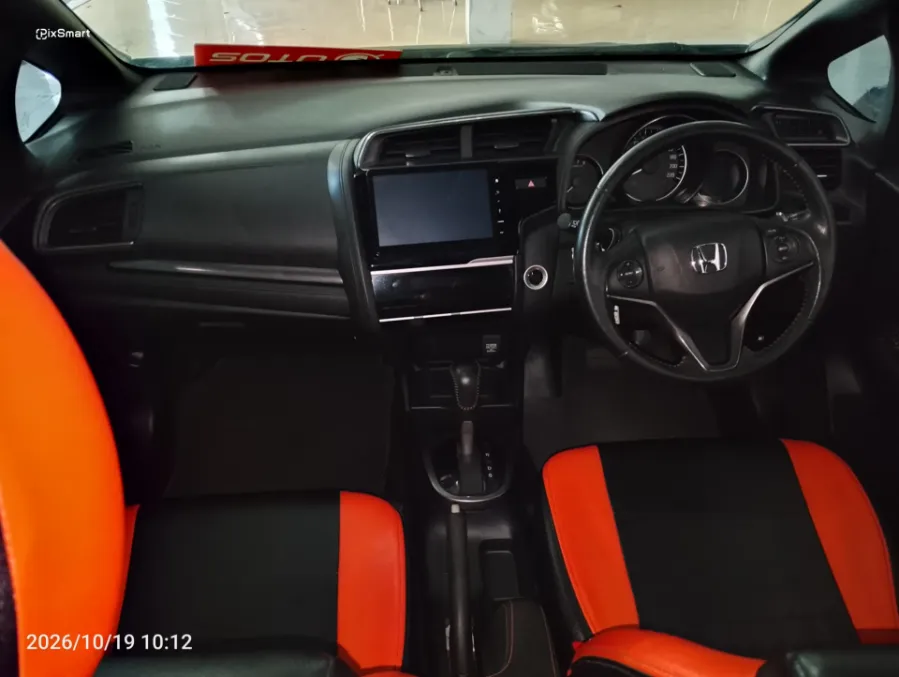 Foto Mobil Bekas Dashboard Honda Jazz 1.5 RS tahun 2019