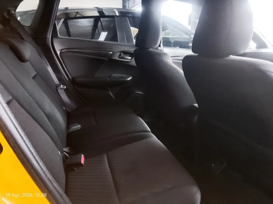 Foto Mobil Bekas Kabin Belakang Honda Jazz 1.5 RS tahun 2019