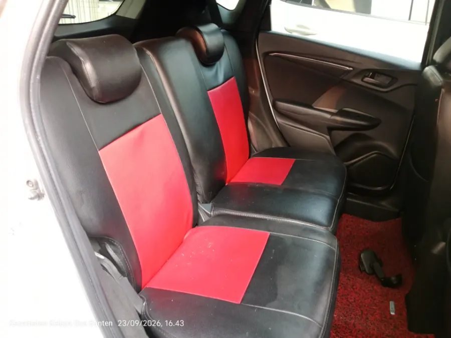 Foto Mobil Bekas Kabin Belakang Honda Jazz 1.5 RS tahun 2019