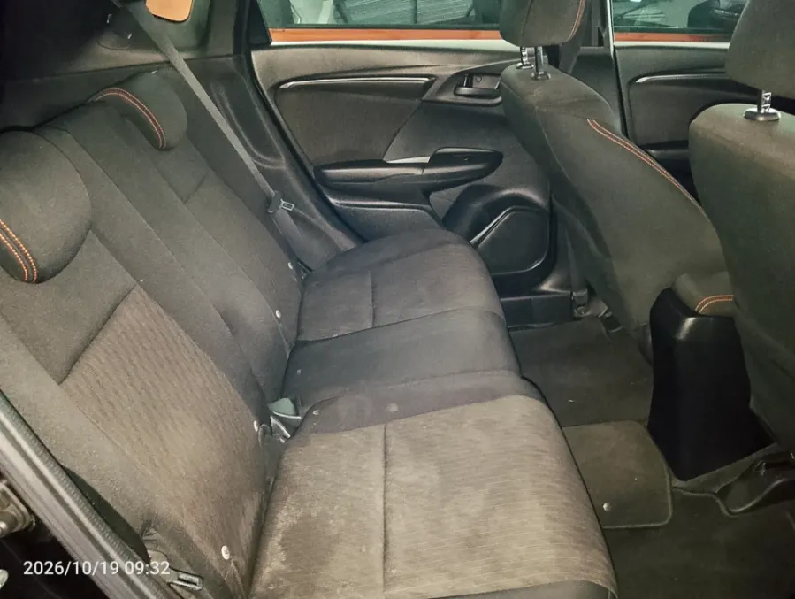 Foto Mobil Bekas Kabin Belakang Honda Jazz 1.5 RS tahun 2019