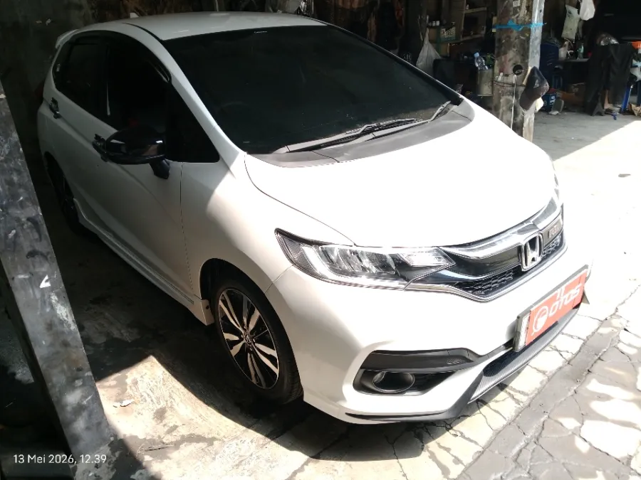 Foto Mobil Bekas Kanan Depan Honda Jazz 1.5 RS tahun 2019