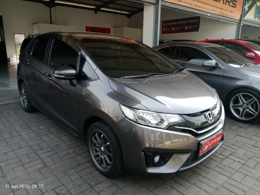 Foto Mobil Bekas Kanan Depan Honda Jazz 1.5 RS tahun 2019