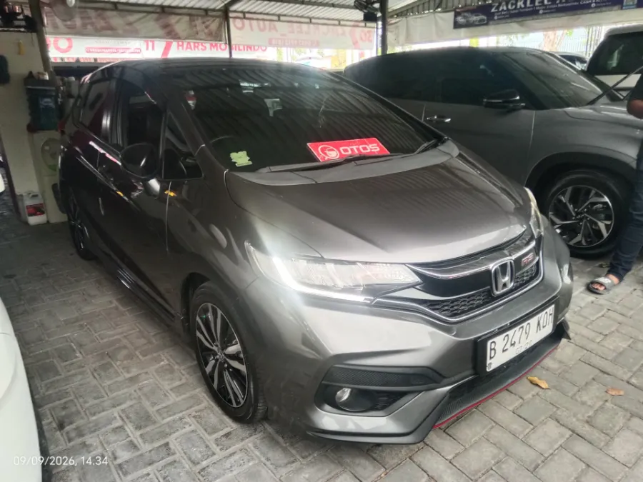 Foto Mobil Bekas Kanan Depan Honda Jazz 1.5 RS tahun 2019