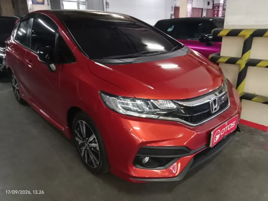 Foto Mobil Bekas Kanan Depan Honda Jazz 1.5 RS tahun 2019