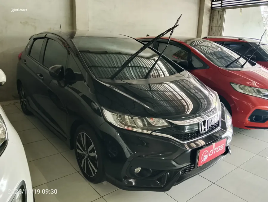 Foto Mobil Bekas Kanan Depan Honda Jazz 1.5 RS tahun 2019