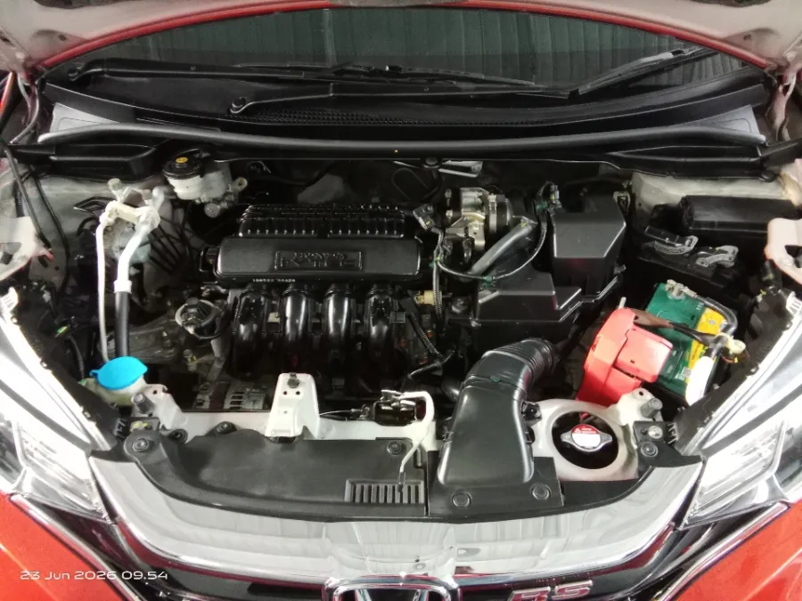 Foto Mobil Bekas Mesin Honda Jazz 1.5 RS tahun 2019