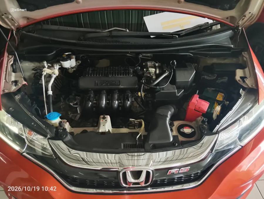 Foto Mobil Bekas Mesin Honda Jazz 1.5 RS tahun 2019