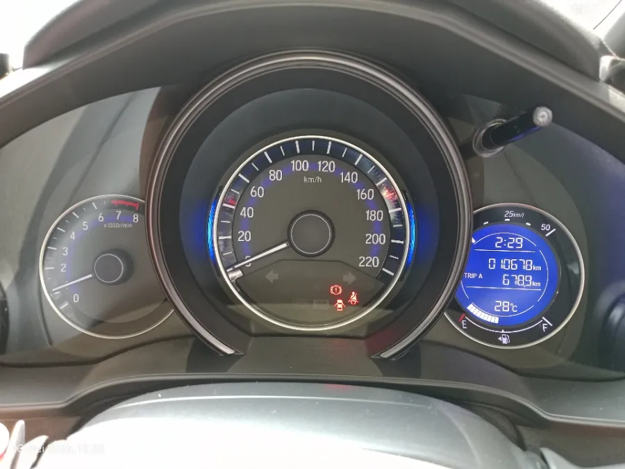 Foto Mobil Bekas Odometer Honda Jazz 1.5 RS tahun 2019