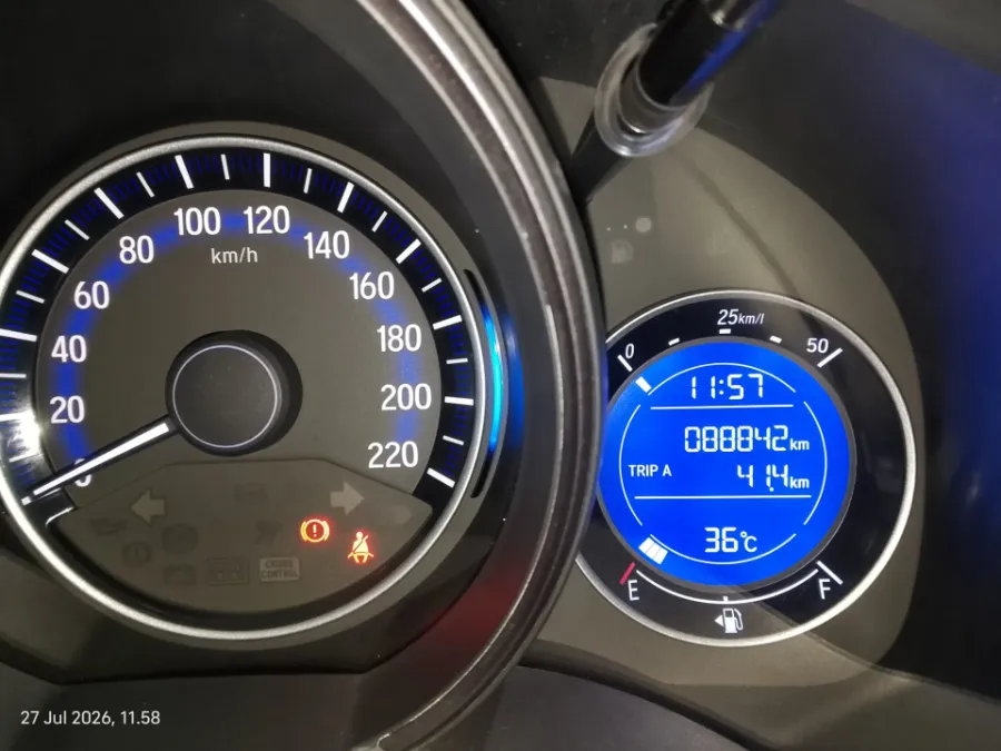 Foto Mobil Bekas Odometer Honda Jazz 1.5 RS tahun 2019