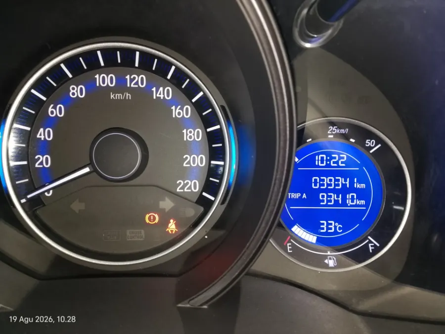 Foto Mobil Bekas Odometer Honda Jazz 1.5 RS tahun 2019