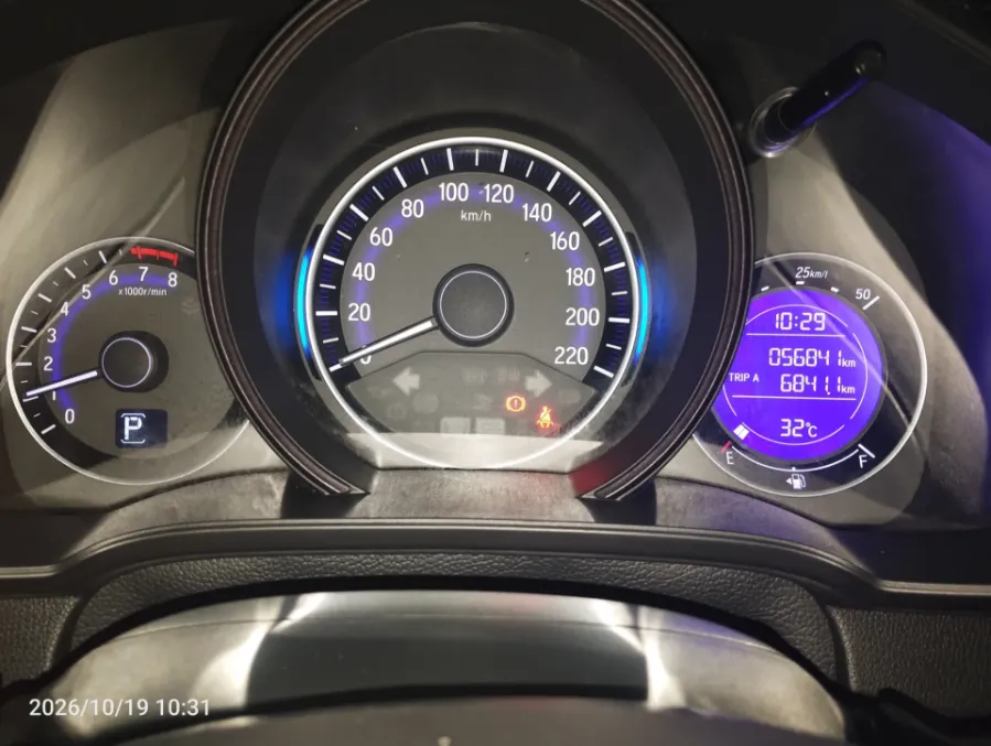 Foto Mobil Bekas Odometer Honda Jazz 1.5 RS tahun 2019
