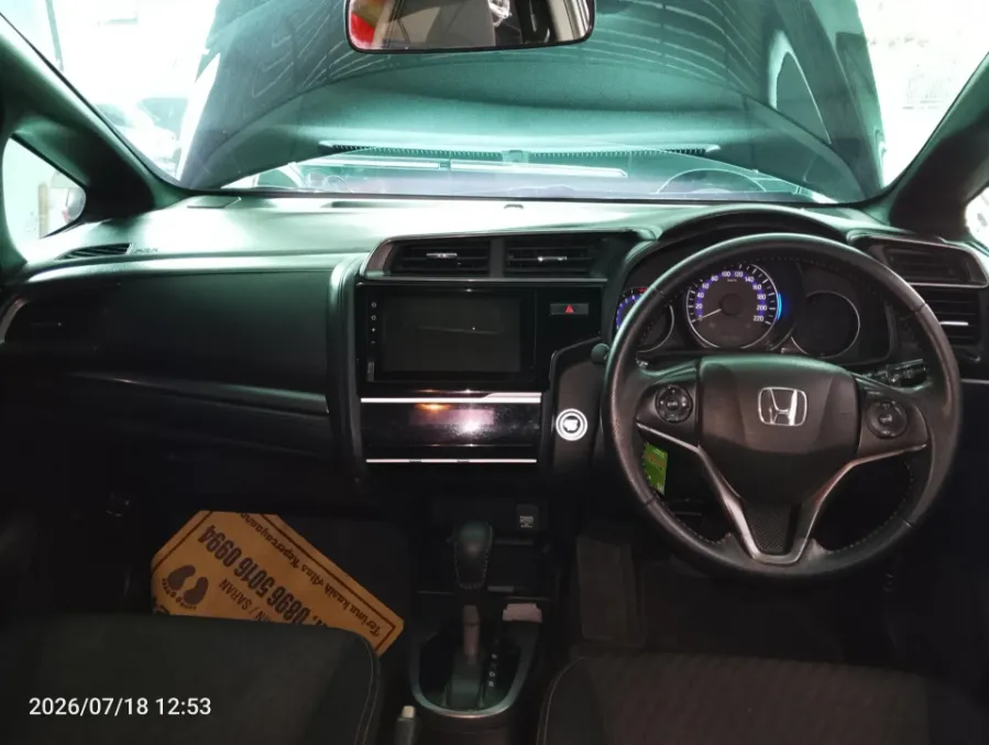 Foto Mobil Bekas Dashboard Honda Jazz 1.5 RS tahun 2020