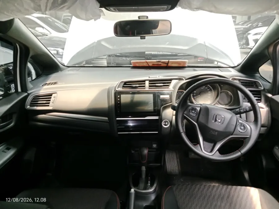 Foto Mobil Bekas Dashboard Honda Jazz 1.5 RS tahun 2020