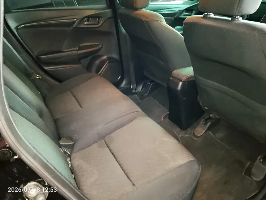 Foto Mobil Bekas Kabin Belakang Honda Jazz 1.5 RS tahun 2020