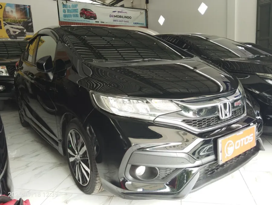 Foto Mobil Bekas Kanan Depan Honda Jazz 1.5 RS tahun 2020