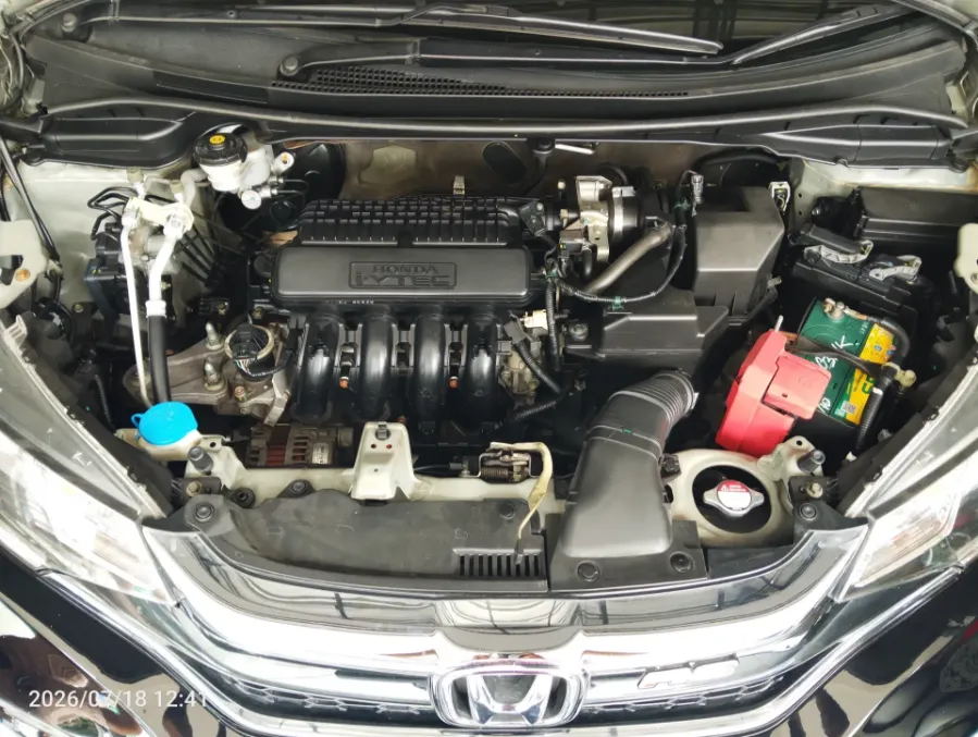 Foto Mobil Bekas Mesin Honda Jazz 1.5 RS tahun 2020