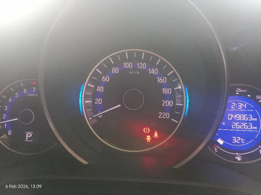 Foto Mobil Bekas Odometer Honda Jazz 1.5 RS tahun 2020