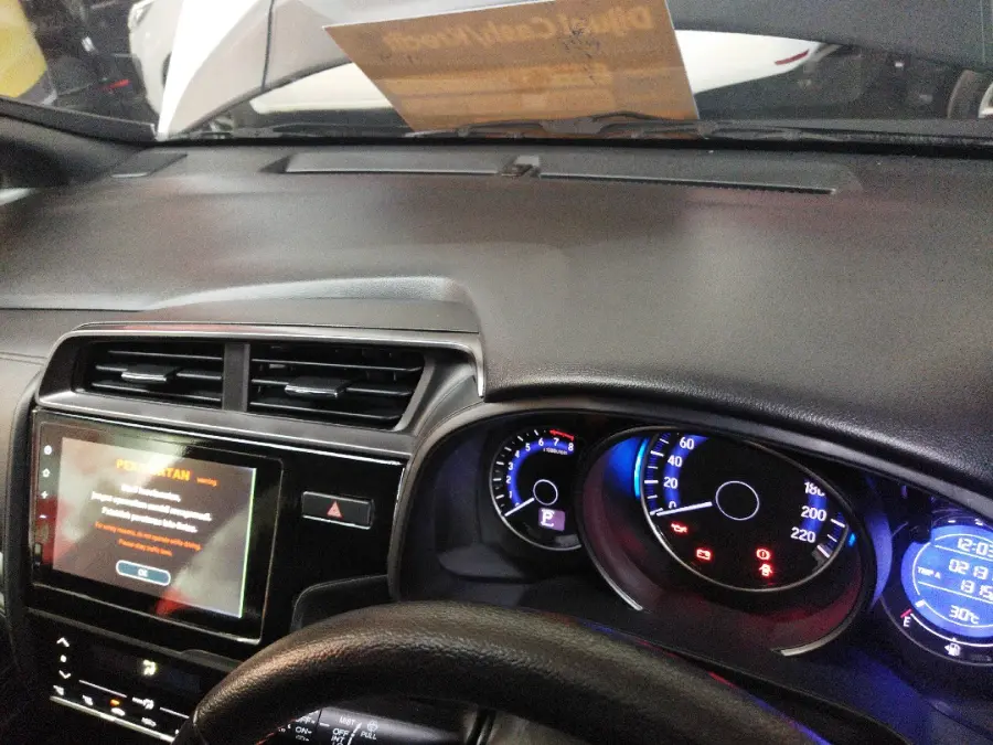 Foto Mobil Bekas Dashboard Honda Jazz 1.5 RS tahun 2021