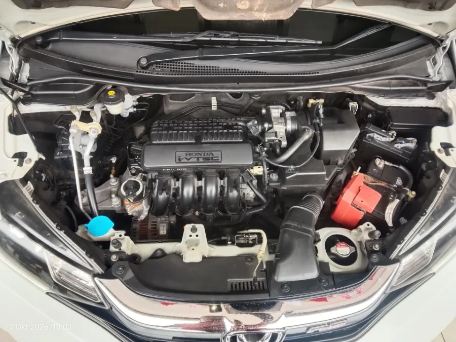Foto Mobil Bekas Mesin Honda Jazz 1.5 RS tahun 2021