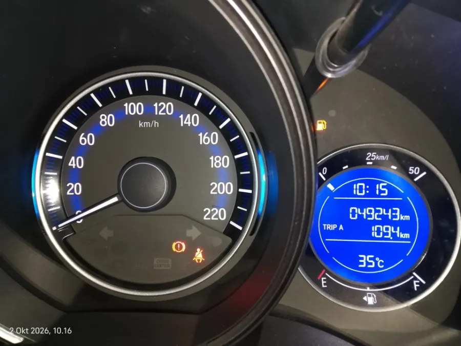 Foto Mobil Bekas Odometer Honda Jazz 1.5 RS tahun 2021