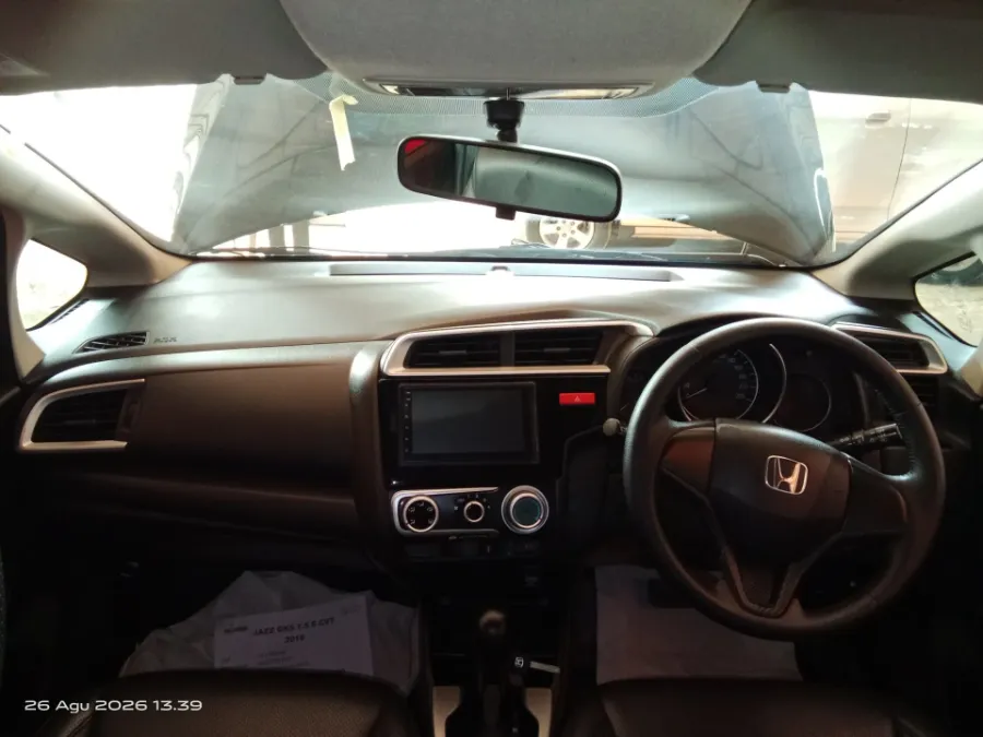 Foto Mobil Bekas Dashboard Honda Jazz 1.5 S tahun 2016