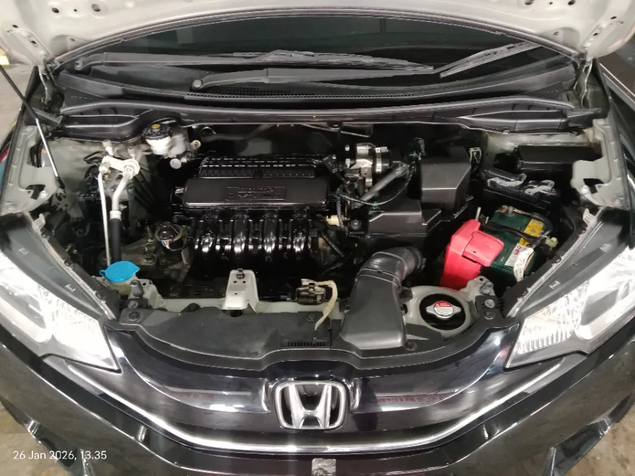 Foto Mobil Bekas Mesin Honda Jazz 1.5 S tahun 2018