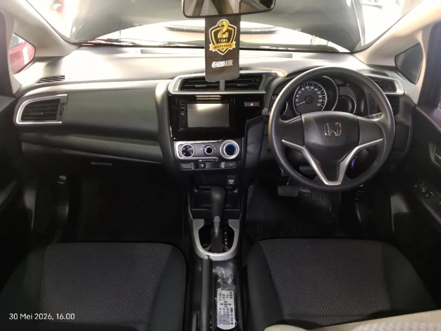 Foto Mobil Bekas Dashboard Honda Jazz 1.5 S tahun 2019