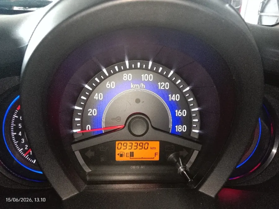 Foto Mobil Bekas Odometer Honda Mobilio 1.5 E tahun 2015