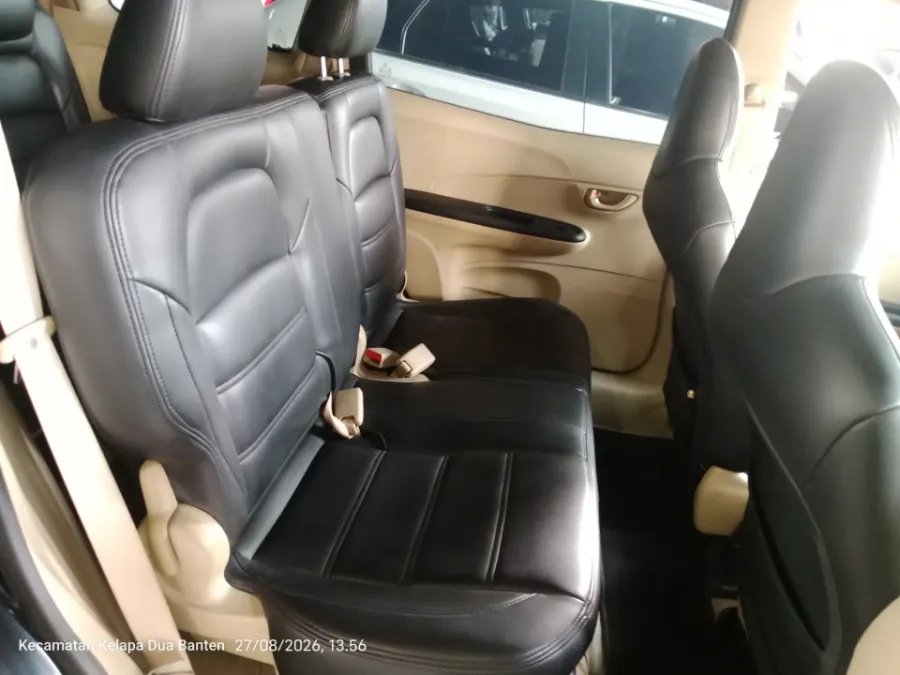 Foto Mobil Bekas Kabin Belakang Honda Mobilio 1.5 E tahun 2016