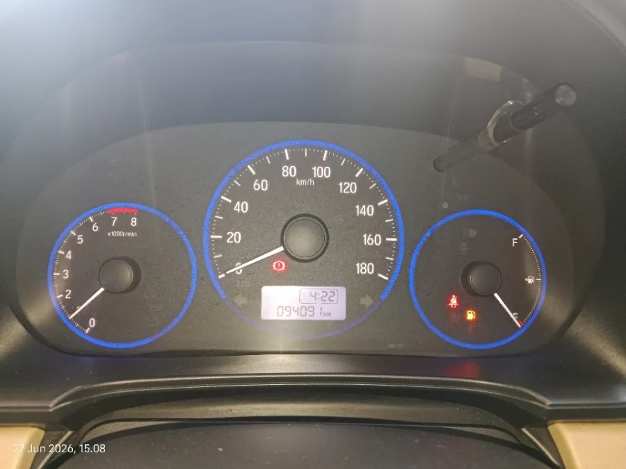 Foto Mobil Bekas Odometer Honda Mobilio 1.5 E tahun 2016