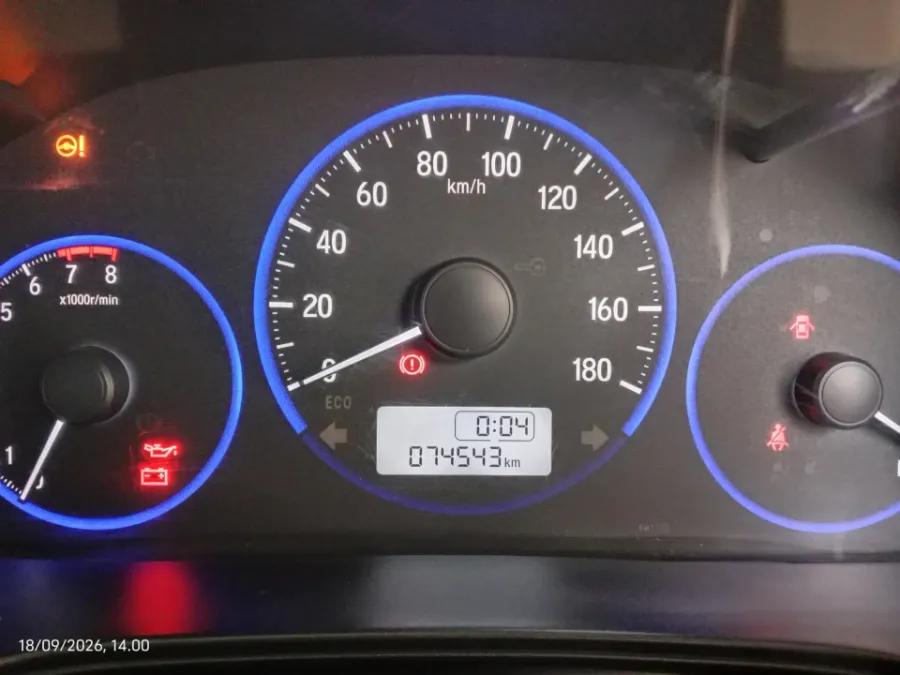 Foto Mobil Bekas Odometer Honda Mobilio 1.5 E tahun 2016