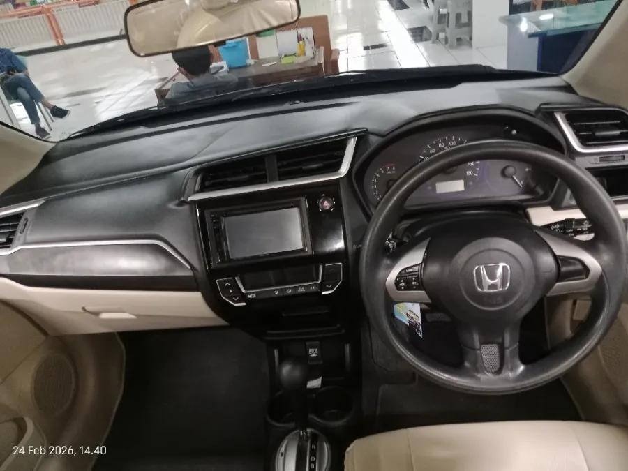 Foto Mobil Bekas Dashboard Honda Mobilio 1.5 E tahun 2018