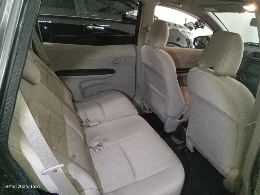 Foto Mobil Bekas Kabin Belakang Honda Mobilio 1.5 E tahun 2018
