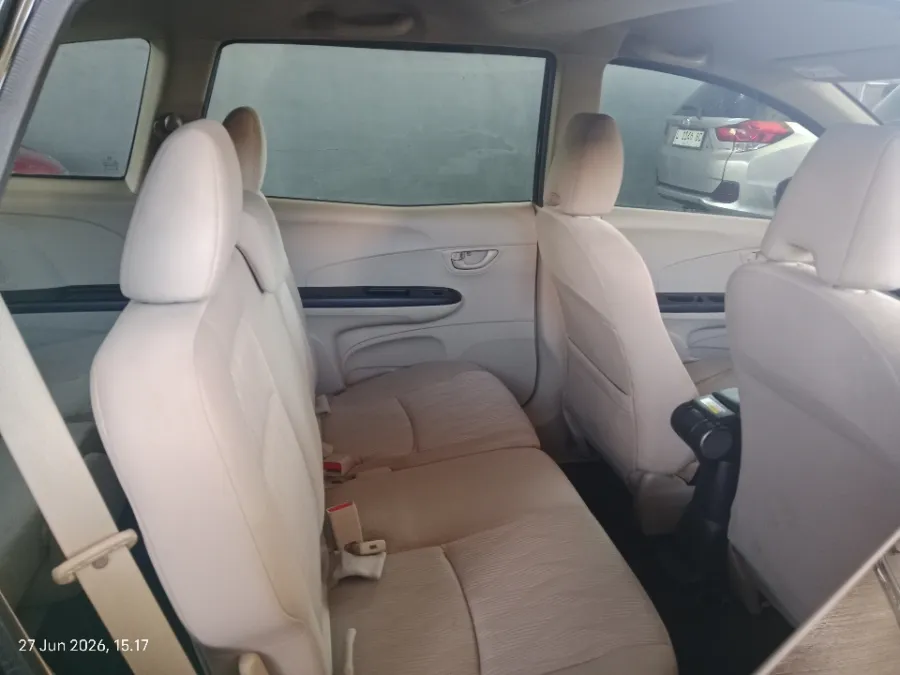 Foto Mobil Bekas Kabin Belakang Honda Mobilio 1.5 E tahun 2018