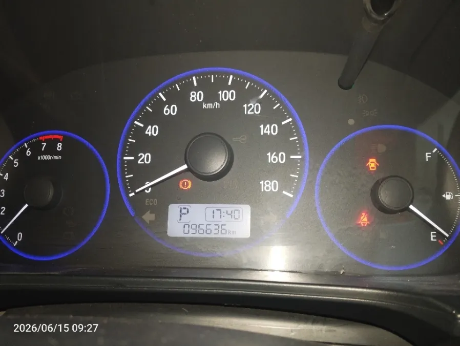 Foto Mobil Bekas Odometer Honda Mobilio 1.5 E tahun 2018