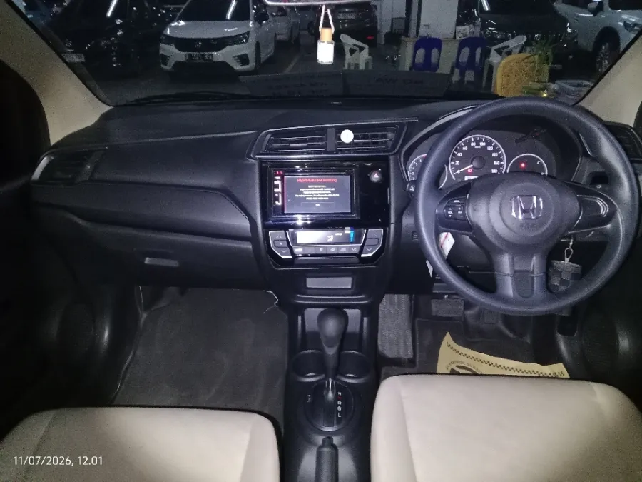 Foto Mobil Bekas Dashboard Honda Mobilio 1.5 E tahun 2019