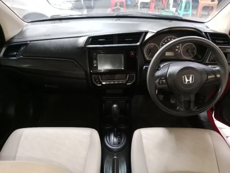 Foto Mobil Bekas Dashboard Honda Mobilio 1.5 E tahun 2019