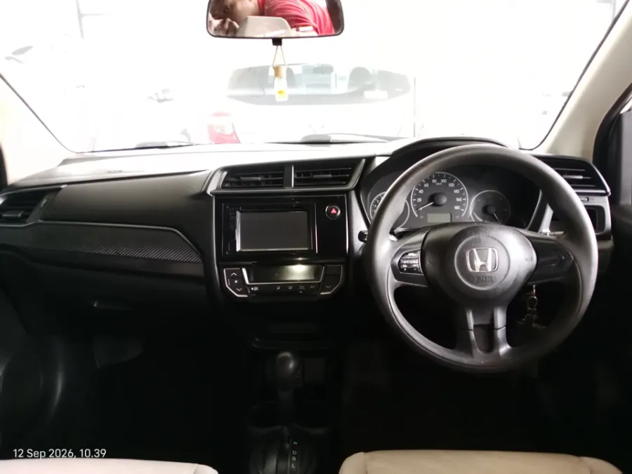 Foto Mobil Bekas Dashboard Honda Mobilio 1.5 E tahun 2019