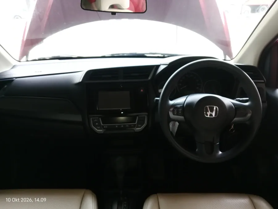 Foto Mobil Bekas Dashboard Honda Mobilio 1.5 E tahun 2019