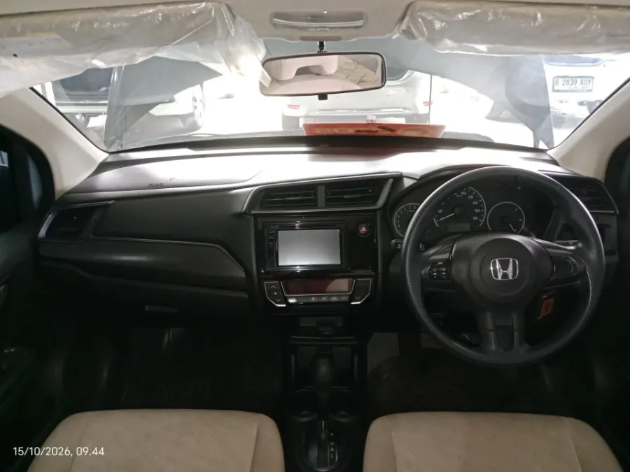 Foto Mobil Bekas Dashboard Honda Mobilio 1.5 E tahun 2019