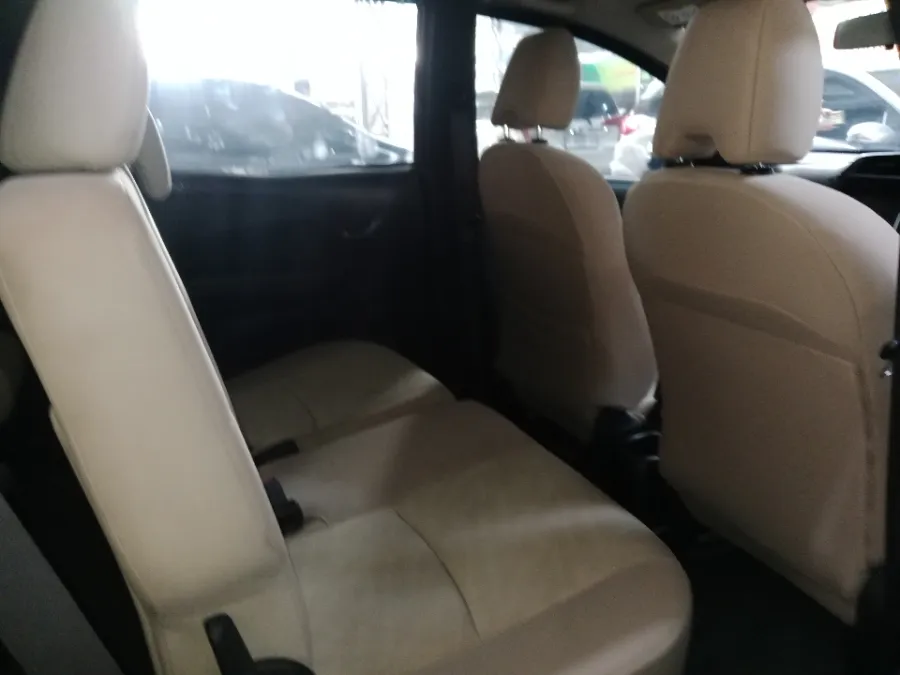 Foto Mobil Bekas Kabin Belakang Honda Mobilio 1.5 E tahun 2019