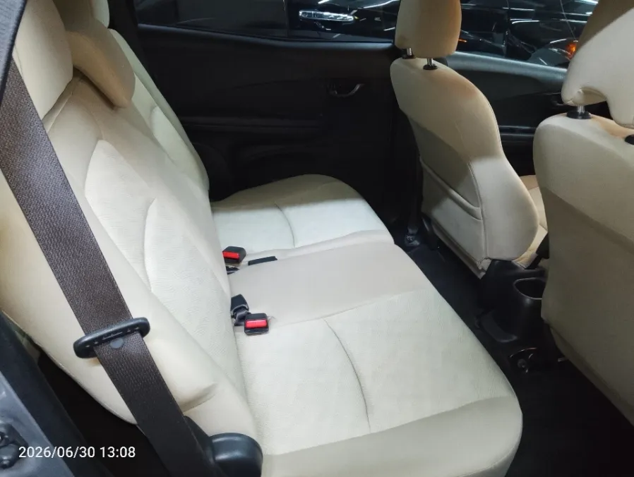 Foto Mobil Bekas Kabin Belakang Honda Mobilio 1.5 E tahun 2019