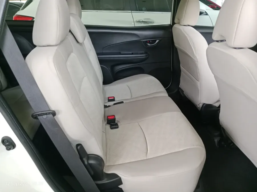 Foto Mobil Bekas Kabin Belakang Honda Mobilio 1.5 E tahun 2019