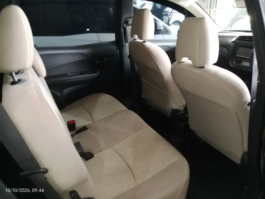 Foto Mobil Bekas Kabin Belakang Honda Mobilio 1.5 E tahun 2019