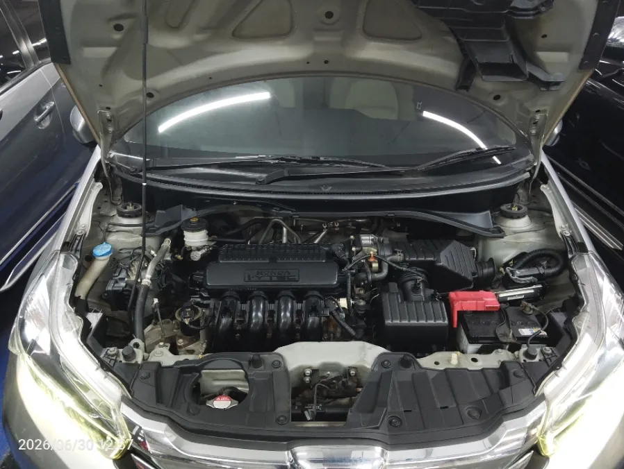 Foto Mobil Bekas Mesin Honda Mobilio 1.5 E tahun 2019