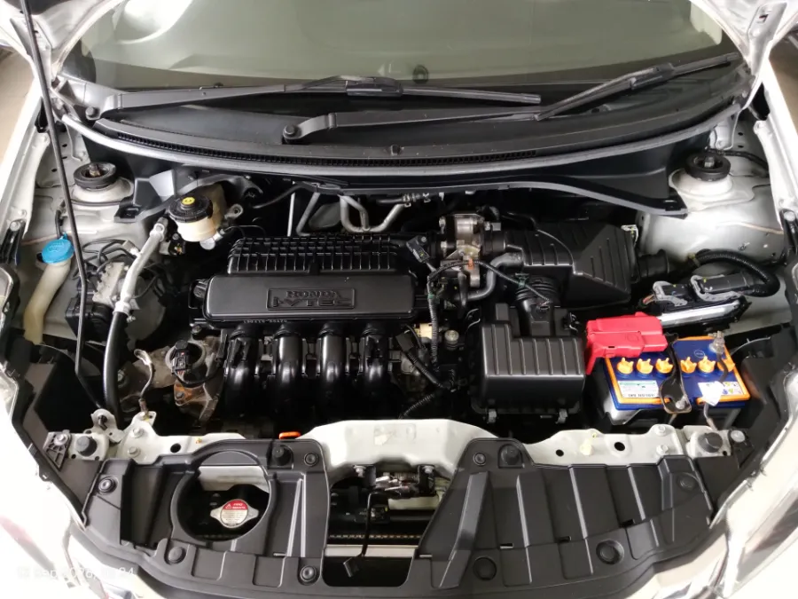 Foto Mobil Bekas Mesin Honda Mobilio 1.5 E tahun 2019