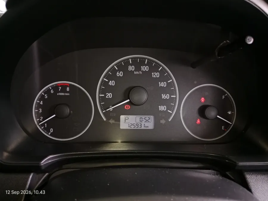 Foto Mobil Bekas Odometer Honda Mobilio 1.5 E tahun 2019
