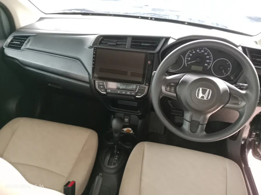Foto Mobil Bekas Dashboard Honda Mobilio 1.5 E tahun 2020